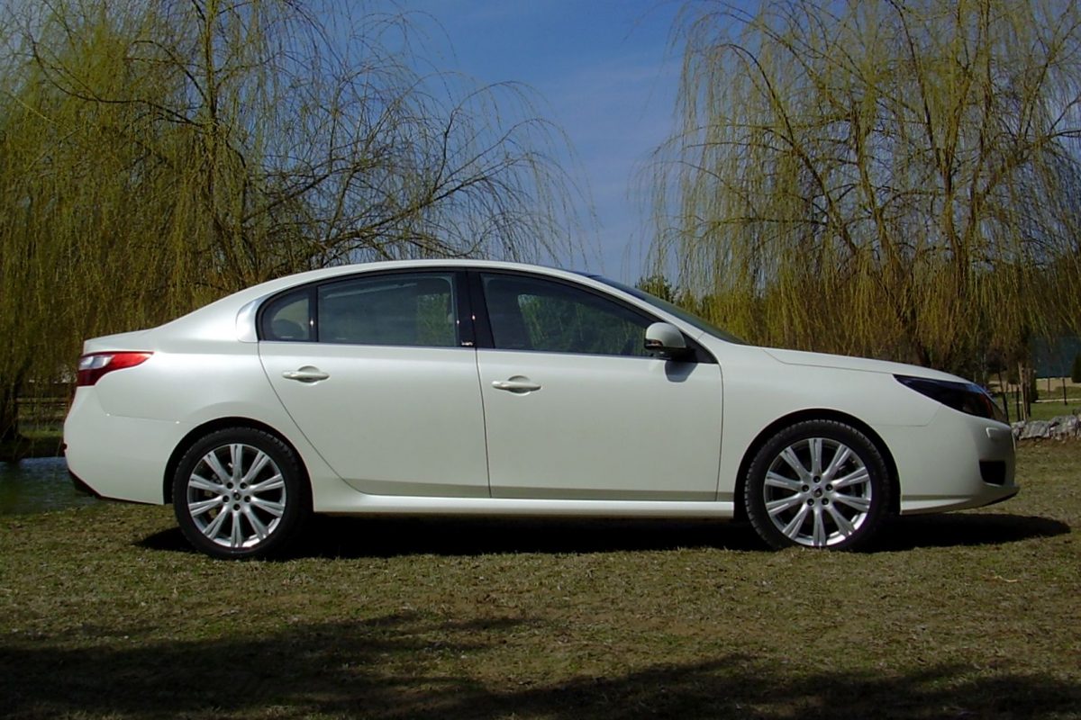 RENAULT LATITUDE