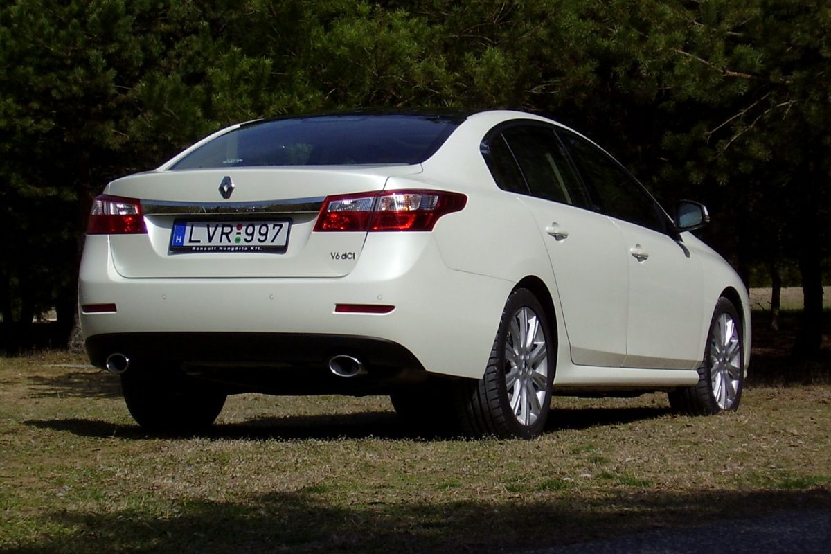 RENAULT LATITUDE