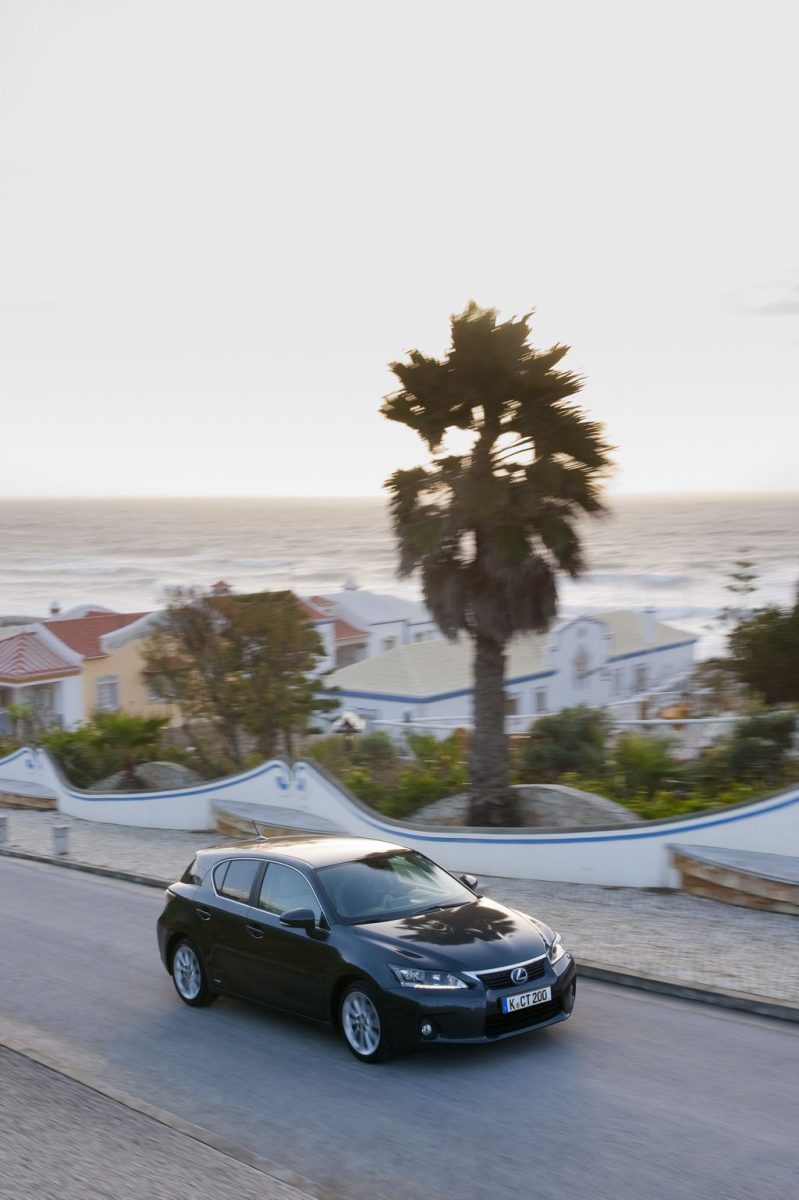 LEXUS