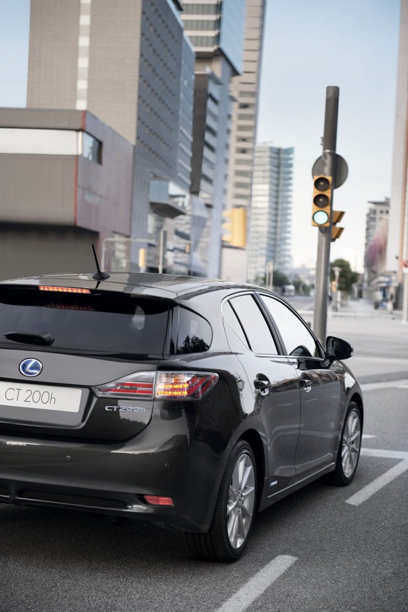 LEXUS