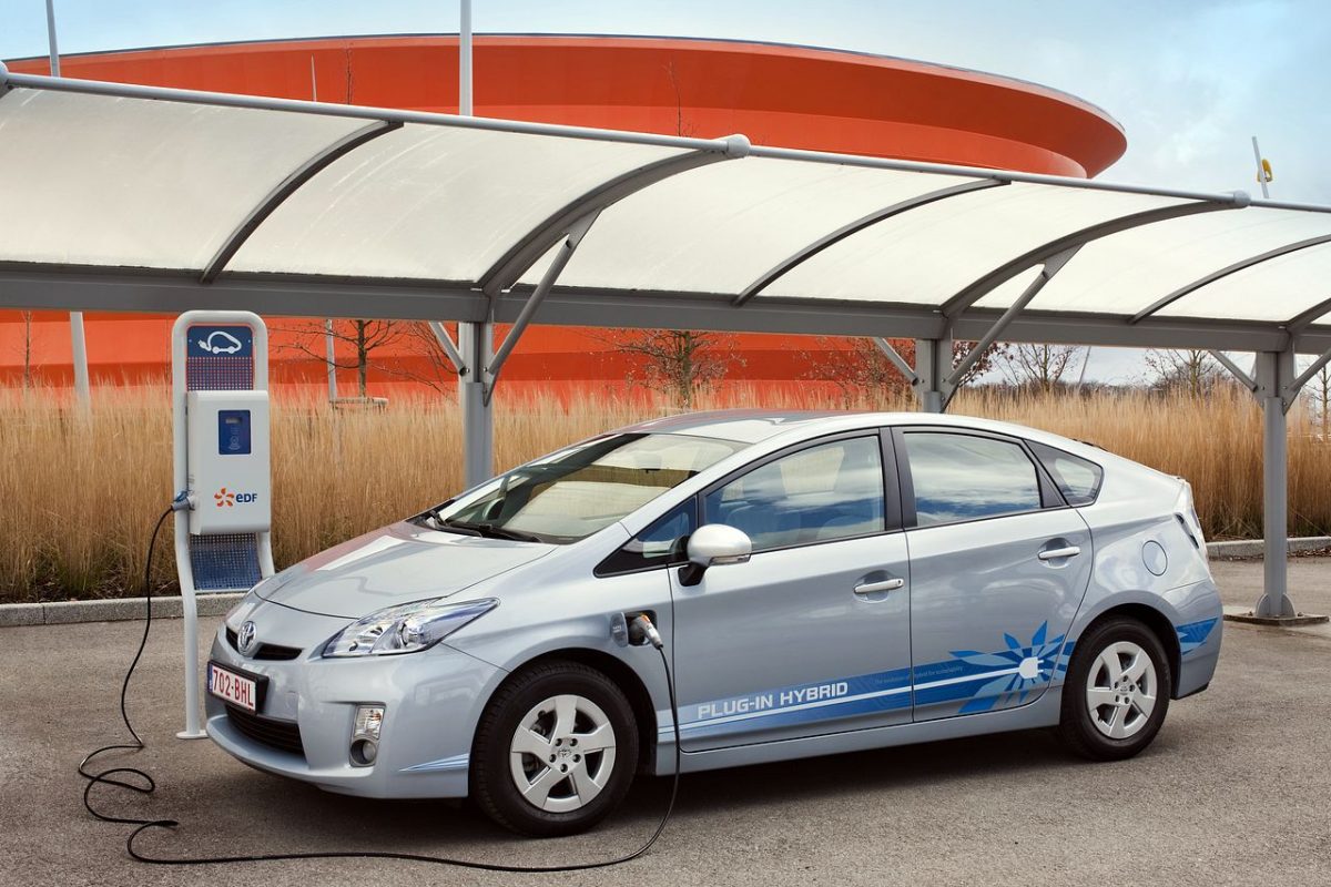 TOYOTA PRIUS