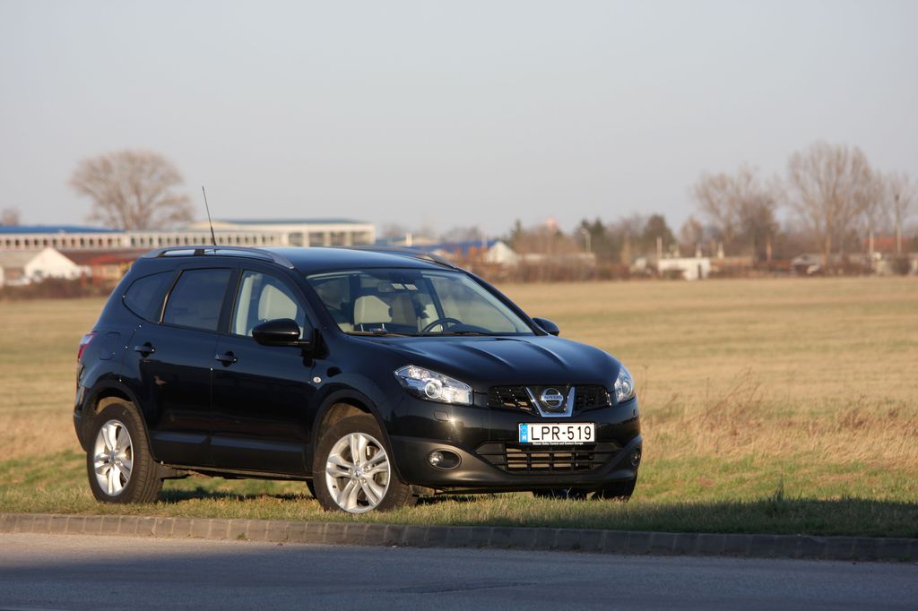 NISSAN QASHQAI+2