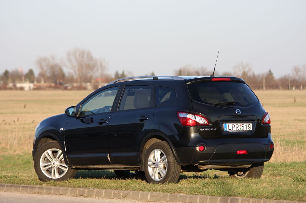 NISSAN QASHQAI+2