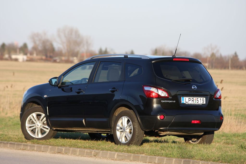 NISSAN QASHQAI+2
