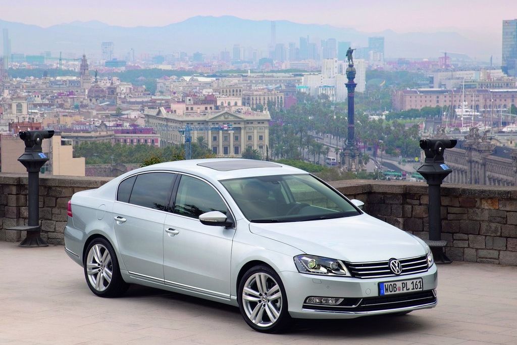 VOLKSWAGEN PASSAT