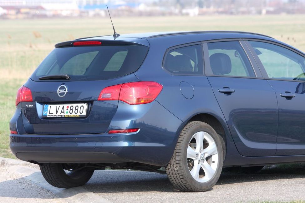 OPEL ASTRA J