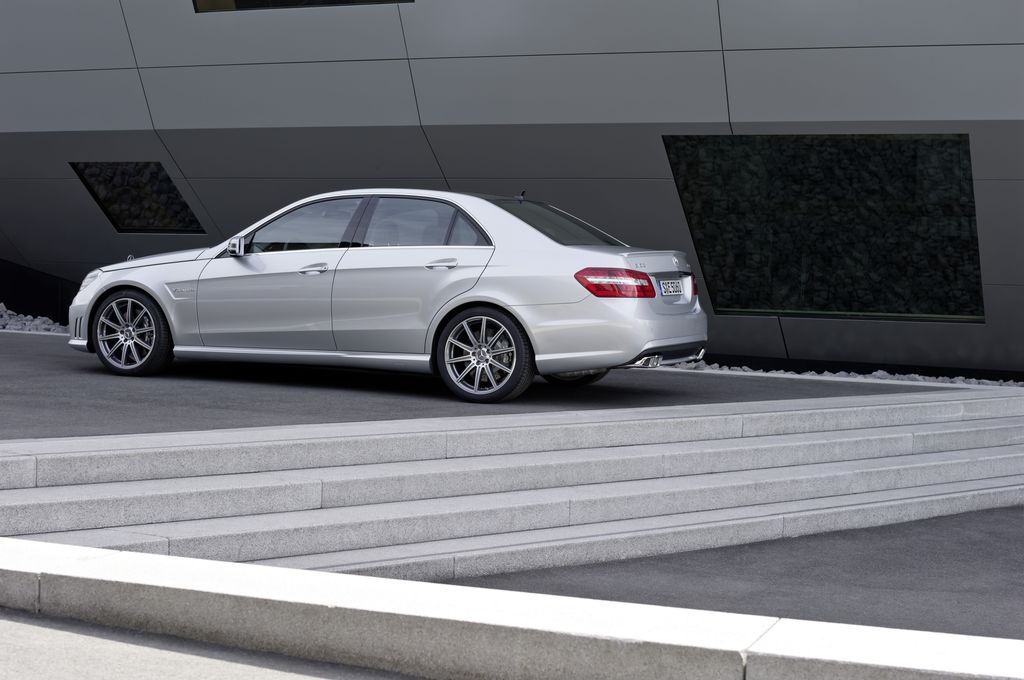 MERCEDES-BENZ E 63 AMG