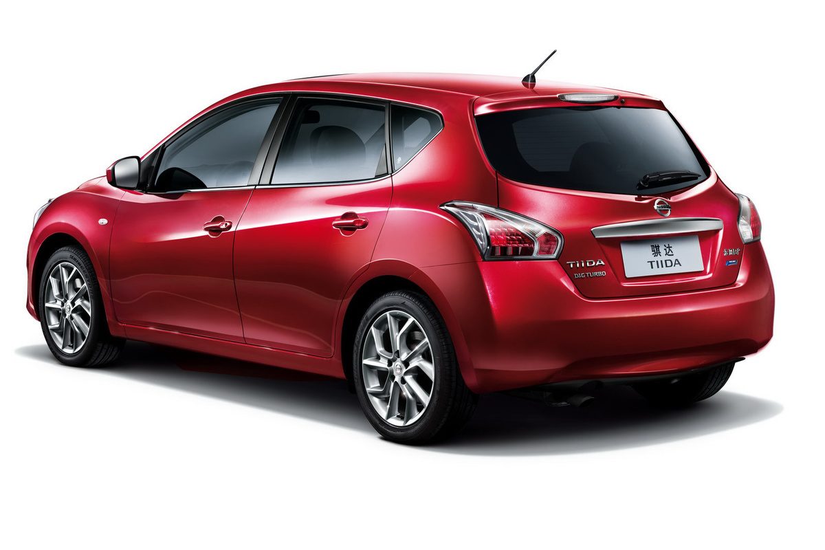 NISSAN TIIDA