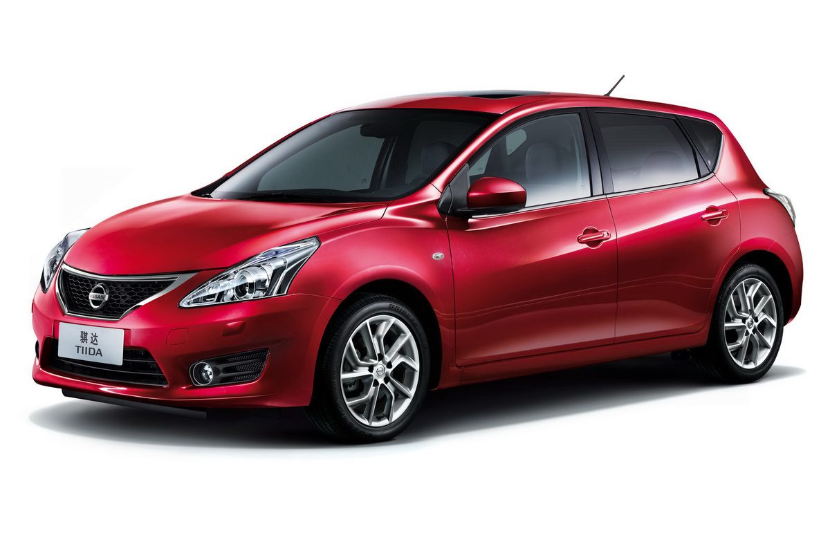 NISSAN TIIDA