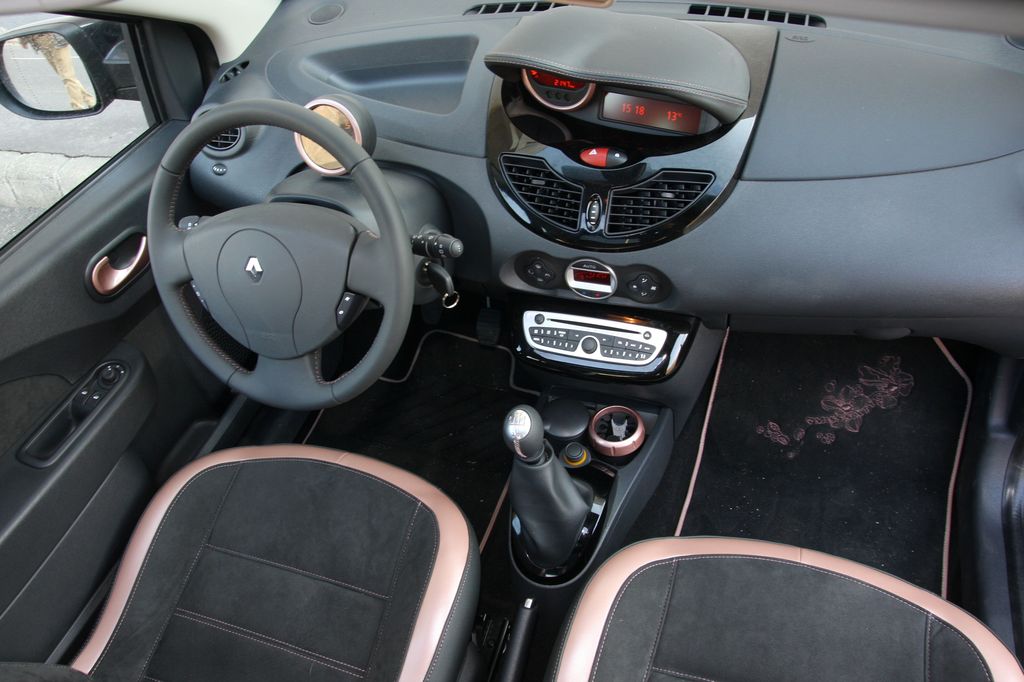 RENAULT TWINGO