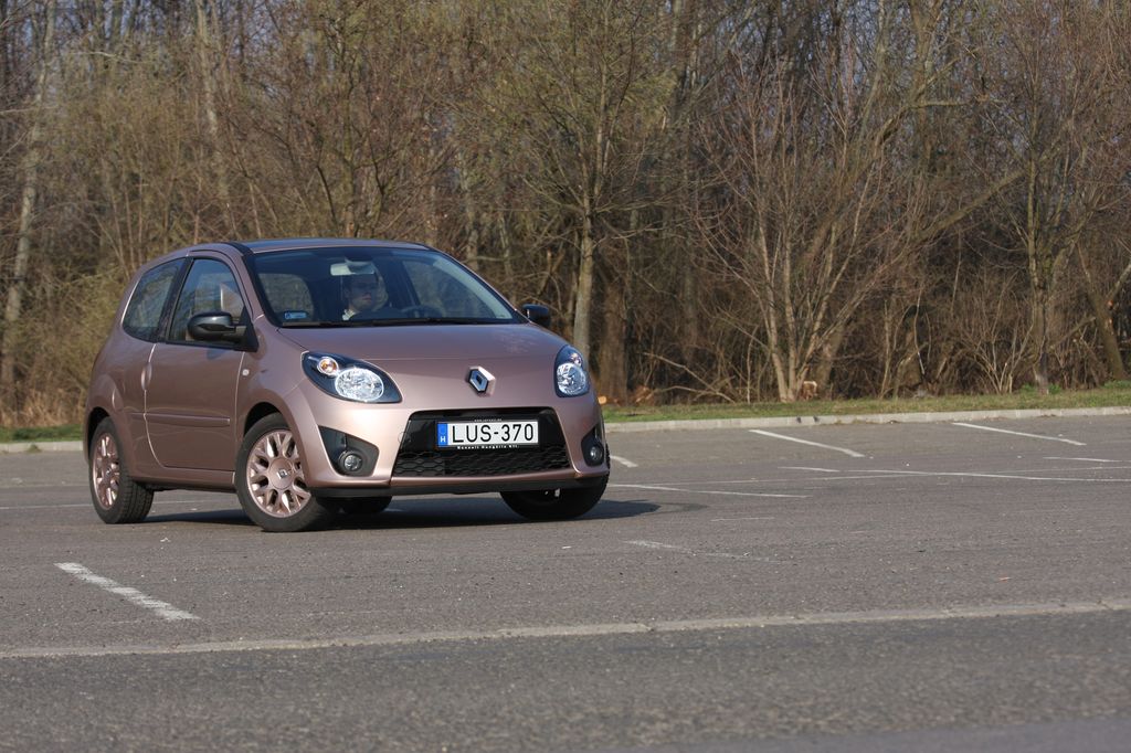RENAULT TWINGO