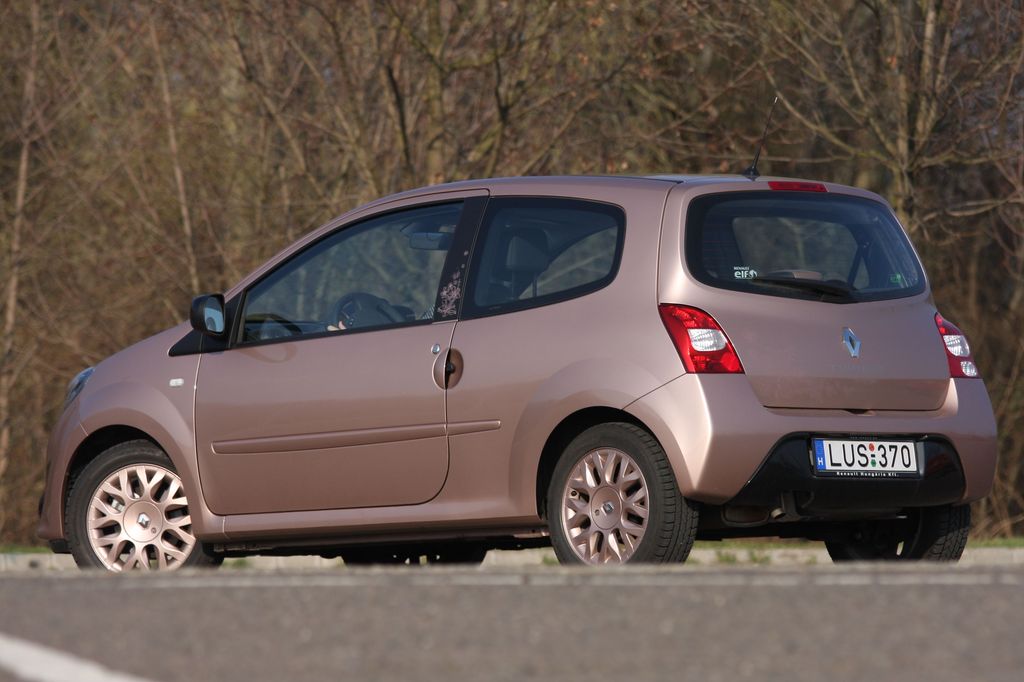 RENAULT TWINGO