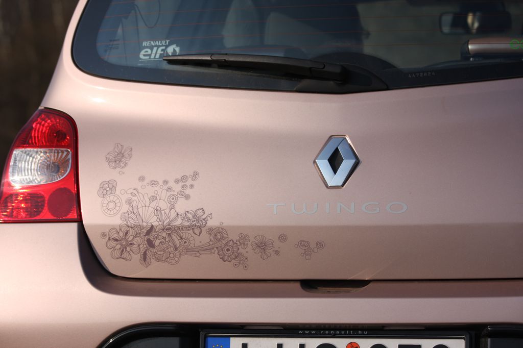 RENAULT TWINGO