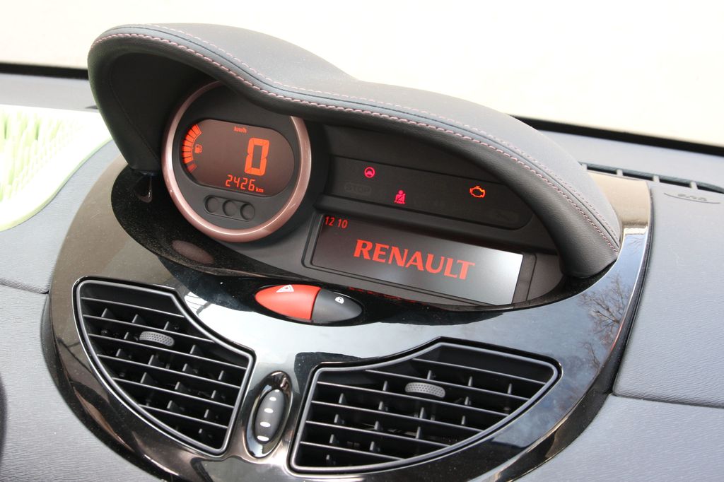RENAULT TWINGO