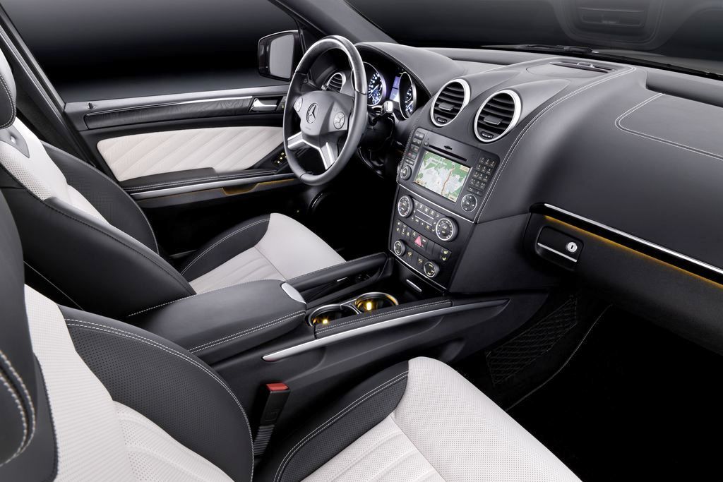 MERCEDES-BENZ GL-OSZTÁLY