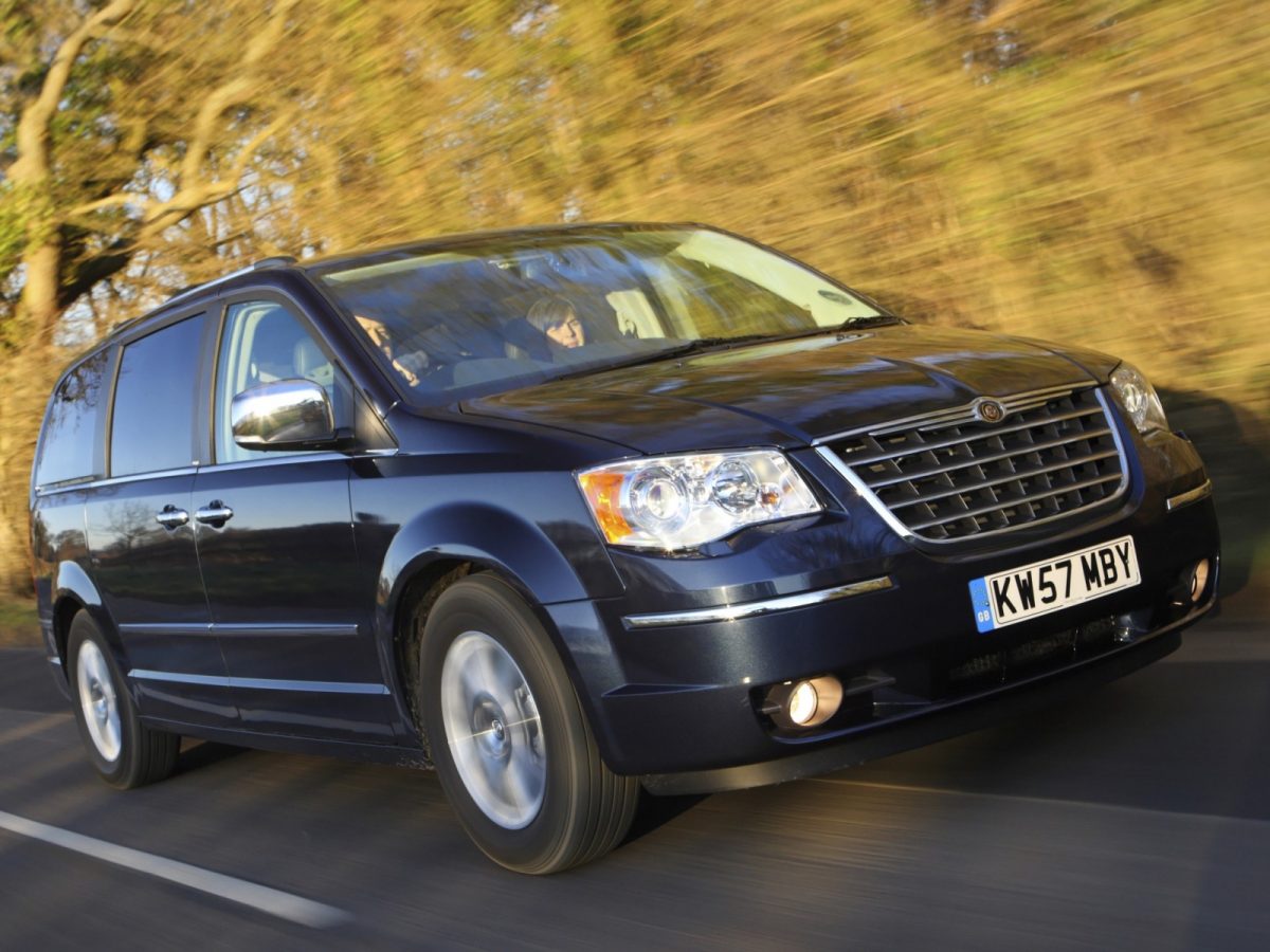 CHRYSLER TOWN & COUNTRY