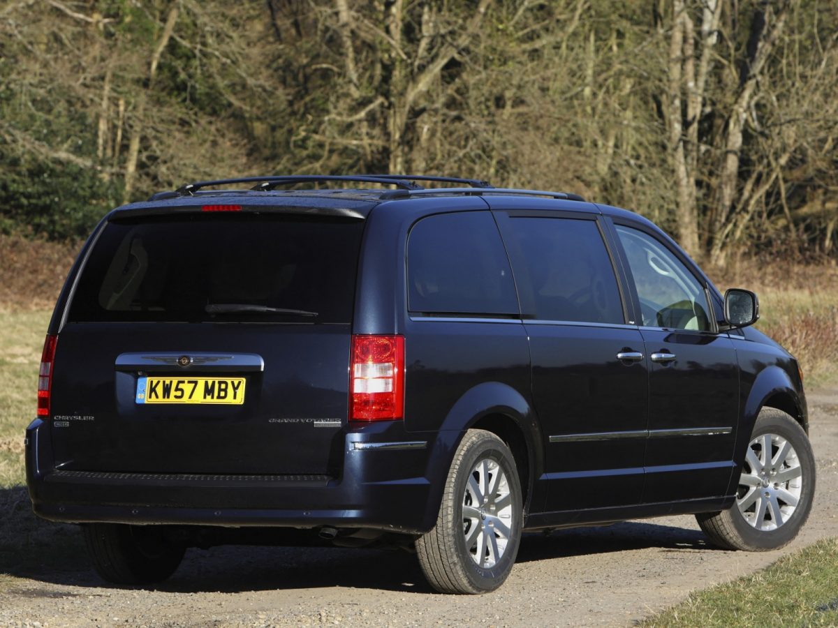 CHRYSLER TOWN & COUNTRY