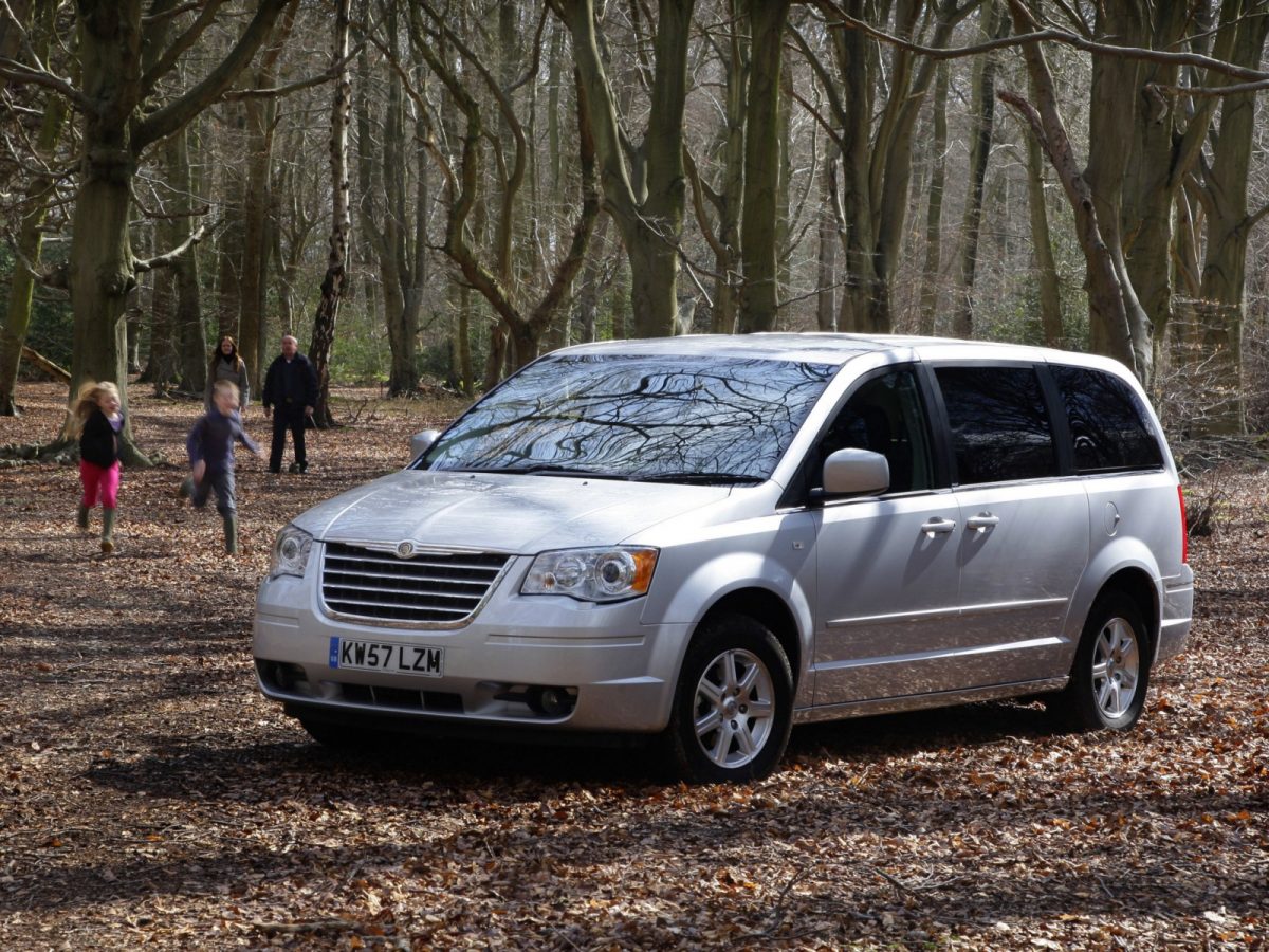 CHRYSLER TOWN & COUNTRY