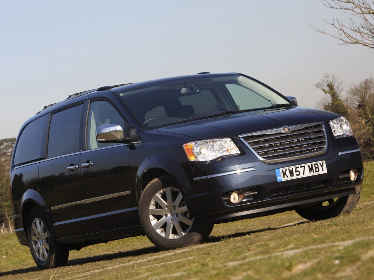CHRYSLER TOWN & COUNTRY