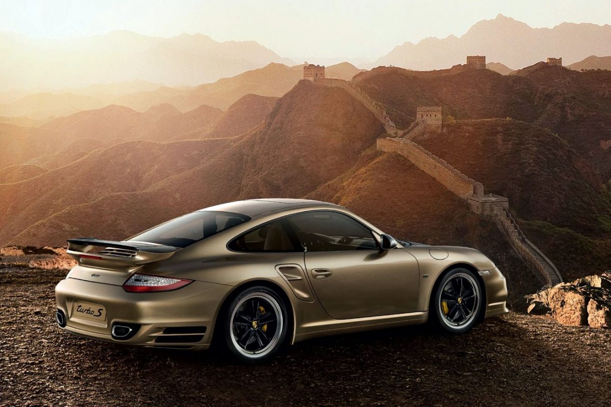 PORSCHE 911