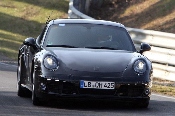 PORSCHE 911