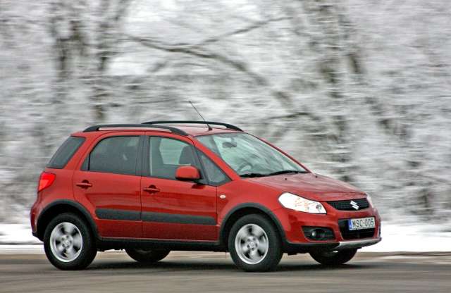 Józanul, négy kerékkel a földön jár a Suzuki SX4