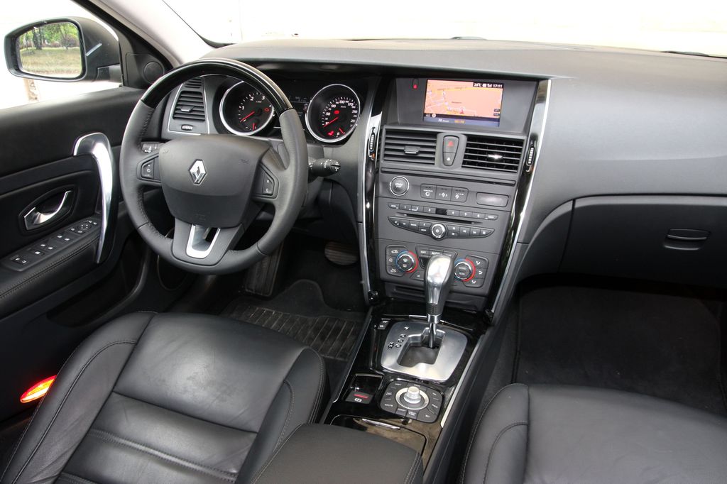 RENAULT LATITUDE