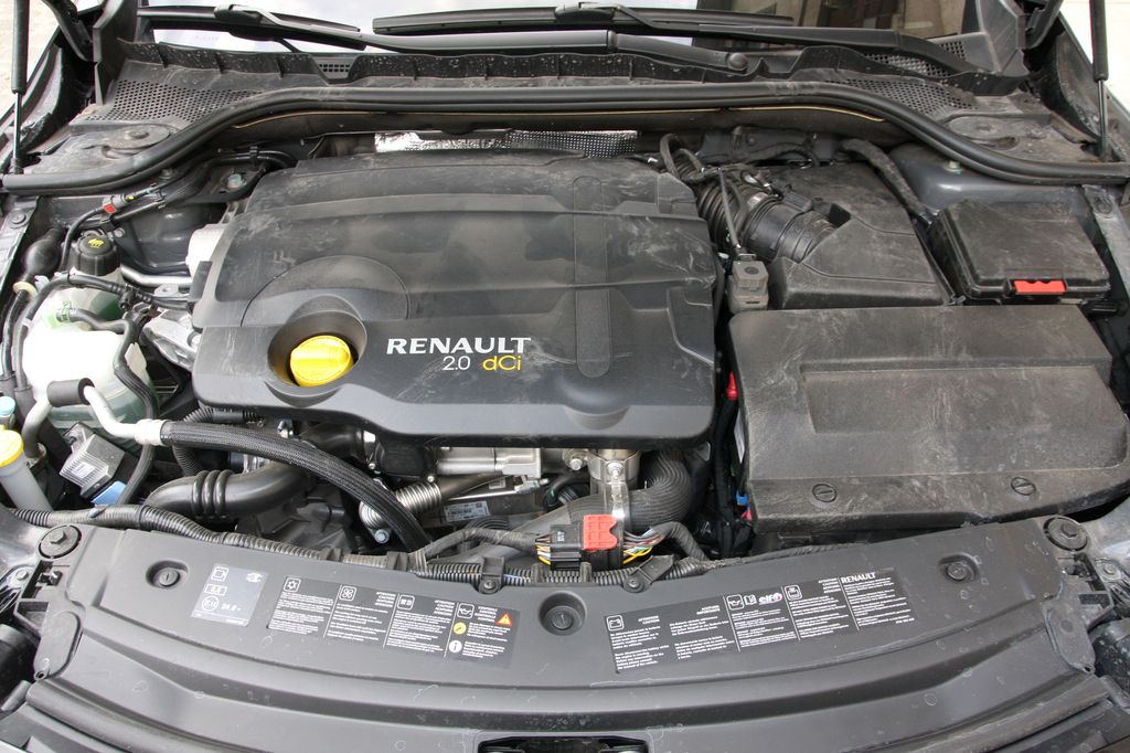 RENAULT LATITUDE
