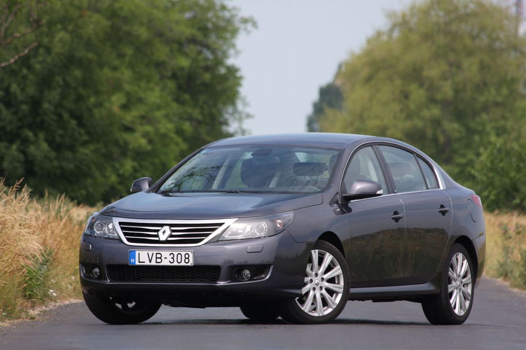 RENAULT LATITUDE