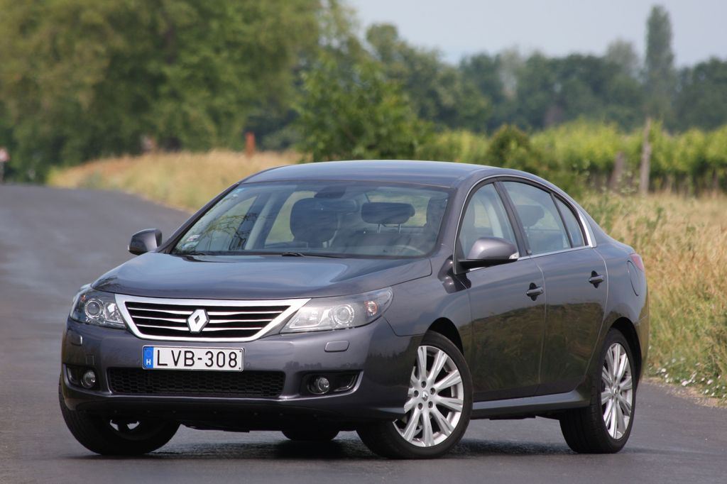 RENAULT LATITUDE