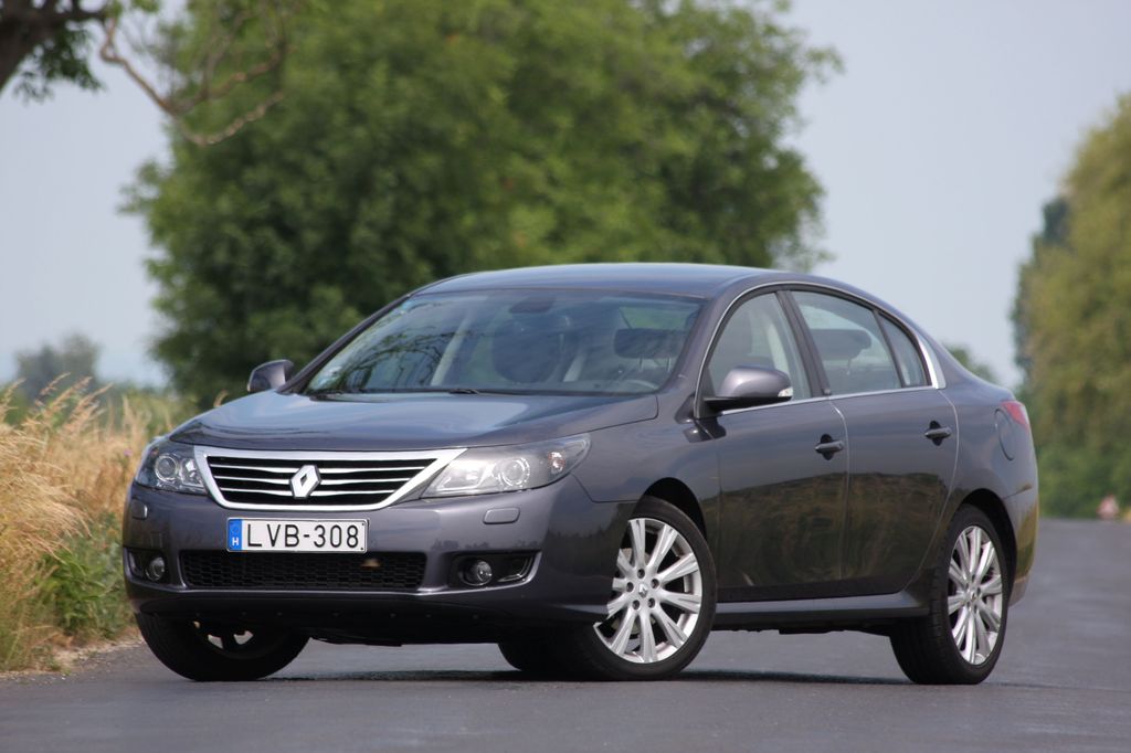 RENAULT LATITUDE