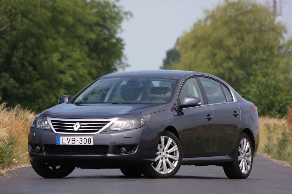 RENAULT LATITUDE
