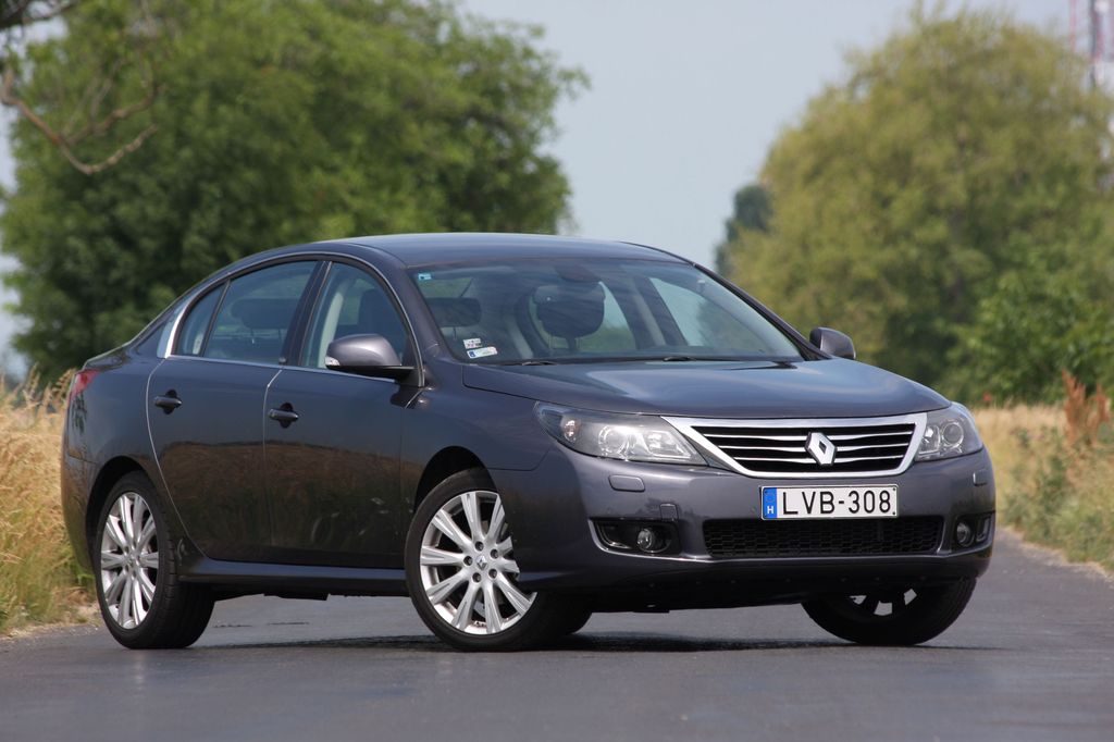 RENAULT LATITUDE