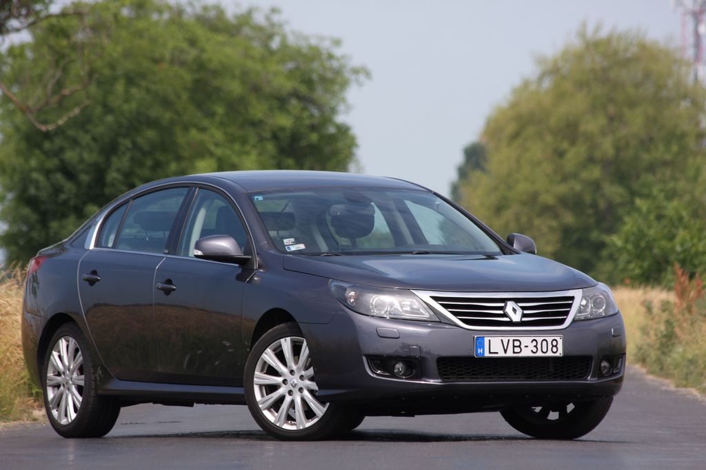RENAULT LATITUDE