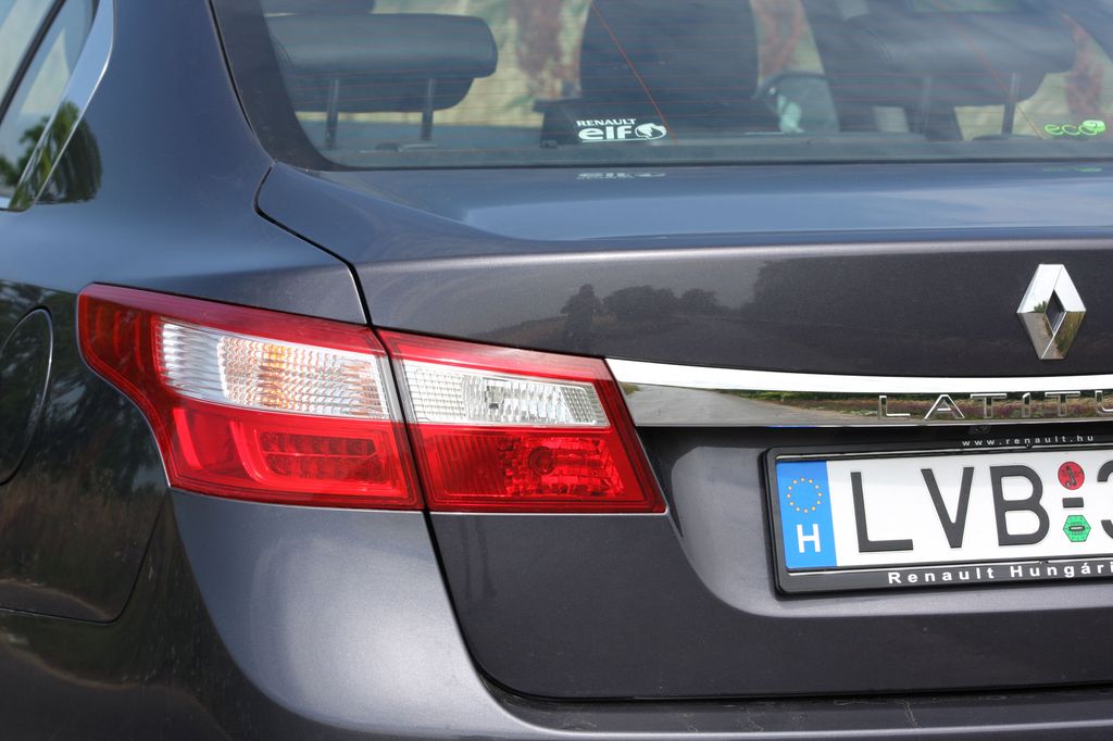 RENAULT LATITUDE
