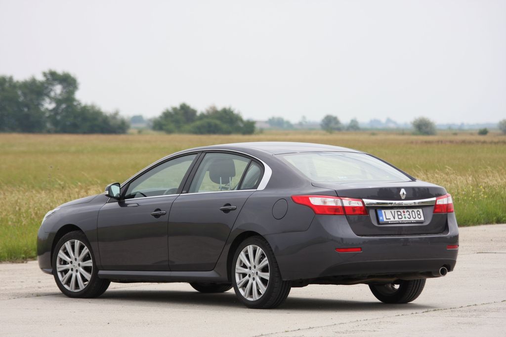 RENAULT LATITUDE