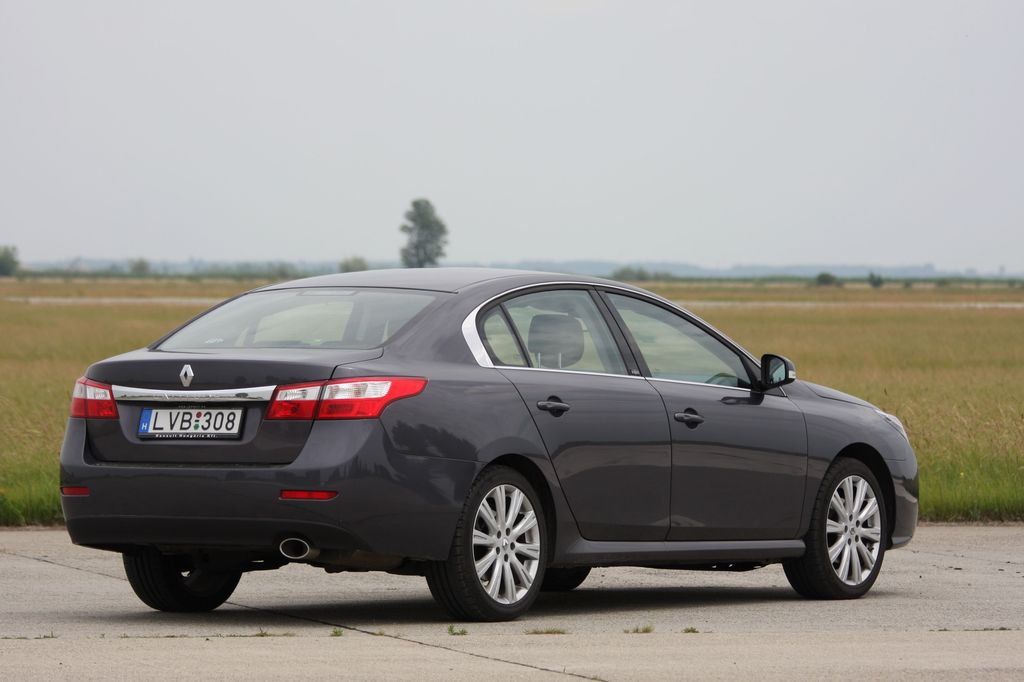 RENAULT LATITUDE