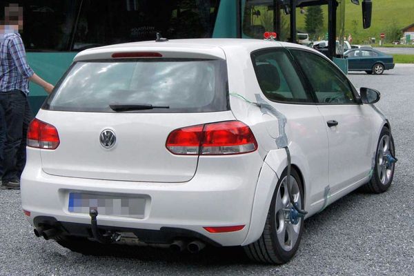 VOLKSWAGEN GOLF VI