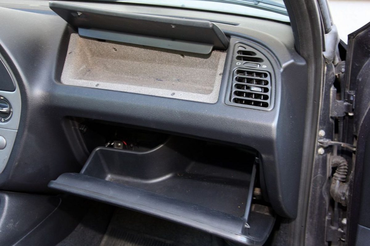 PEUGEOT 306