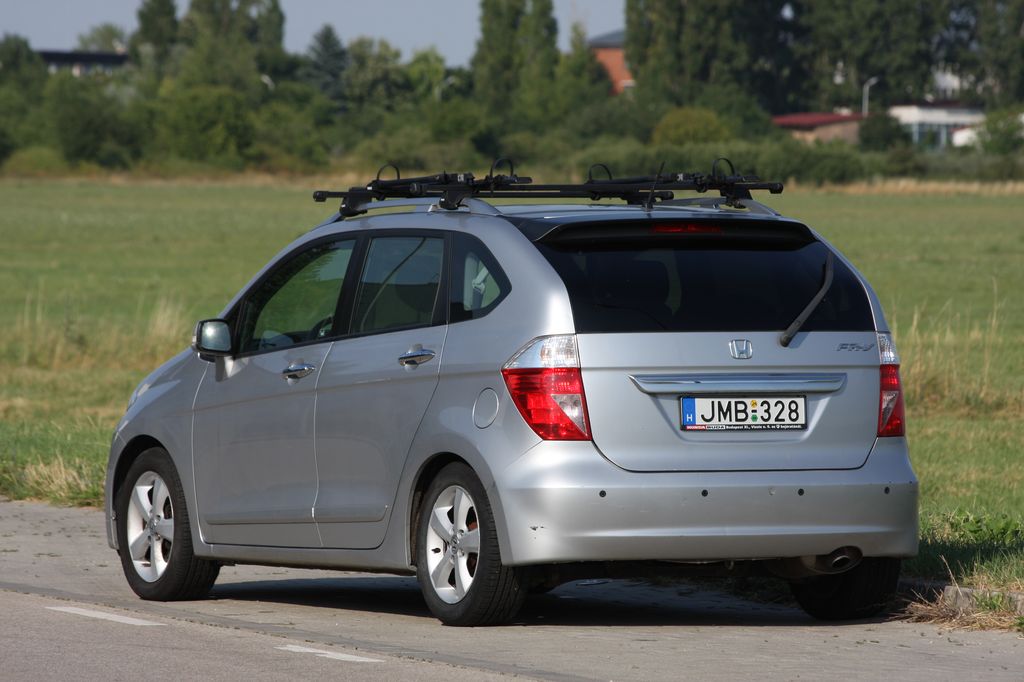 HONDA FR-V