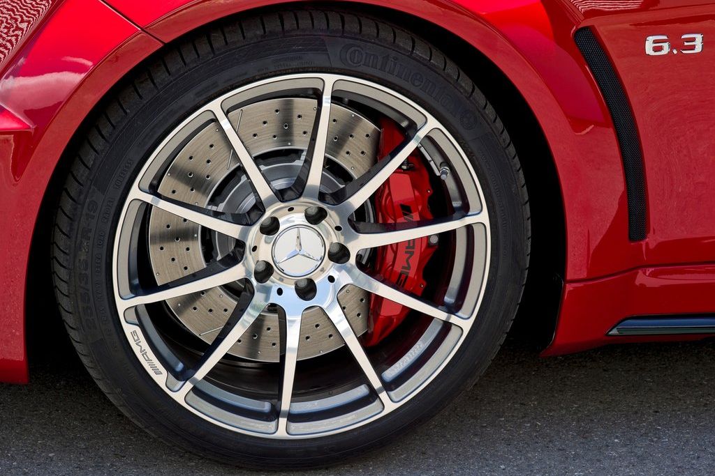 MERCEDES-BENZ C 63 AMG