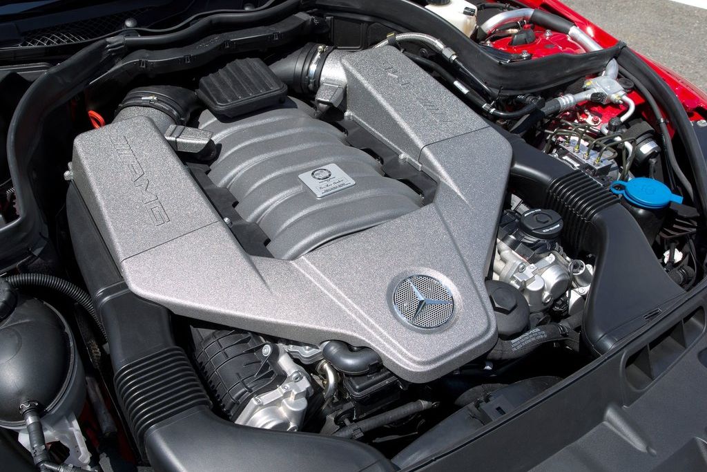 MERCEDES-BENZ C 63 AMG