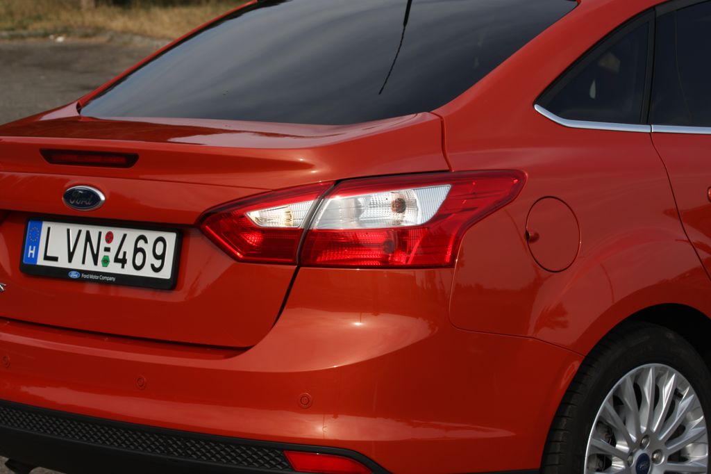 FORD FOCUS