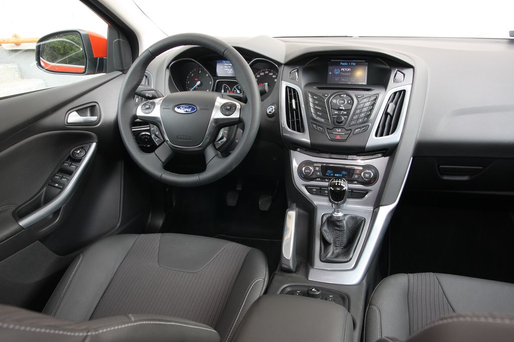 FORD FOCUS
