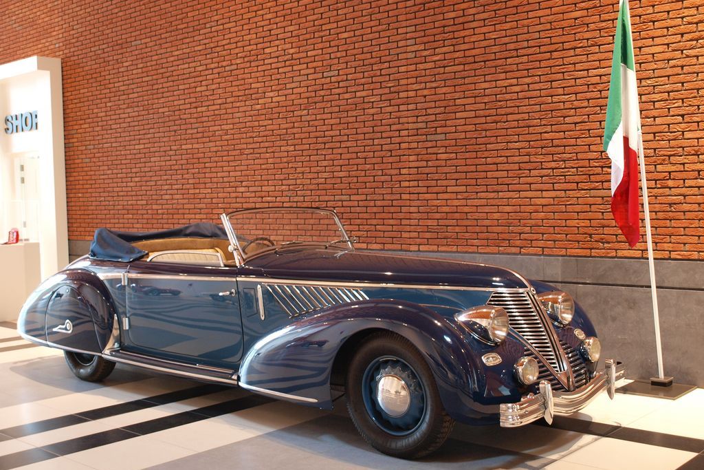 BUGATTI