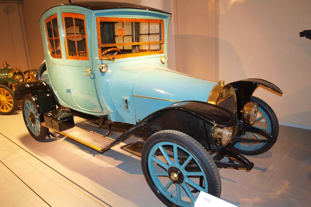 BUGATTI