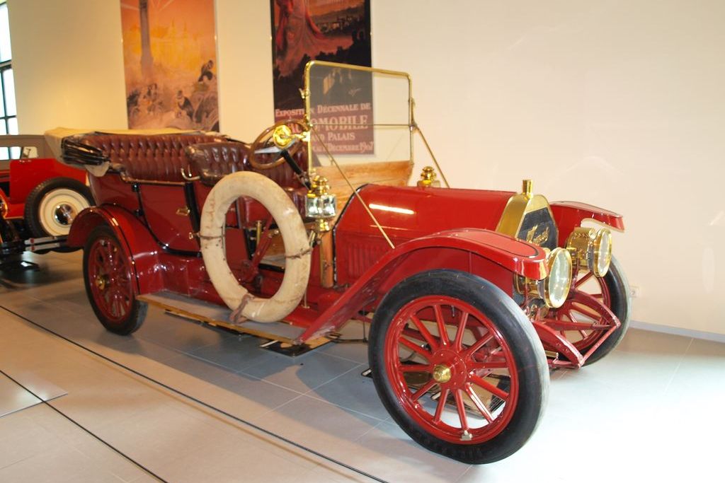 BUGATTI