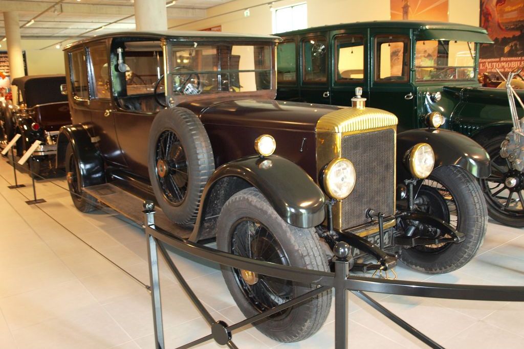 BUGATTI