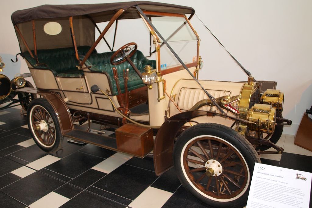 BUGATTI