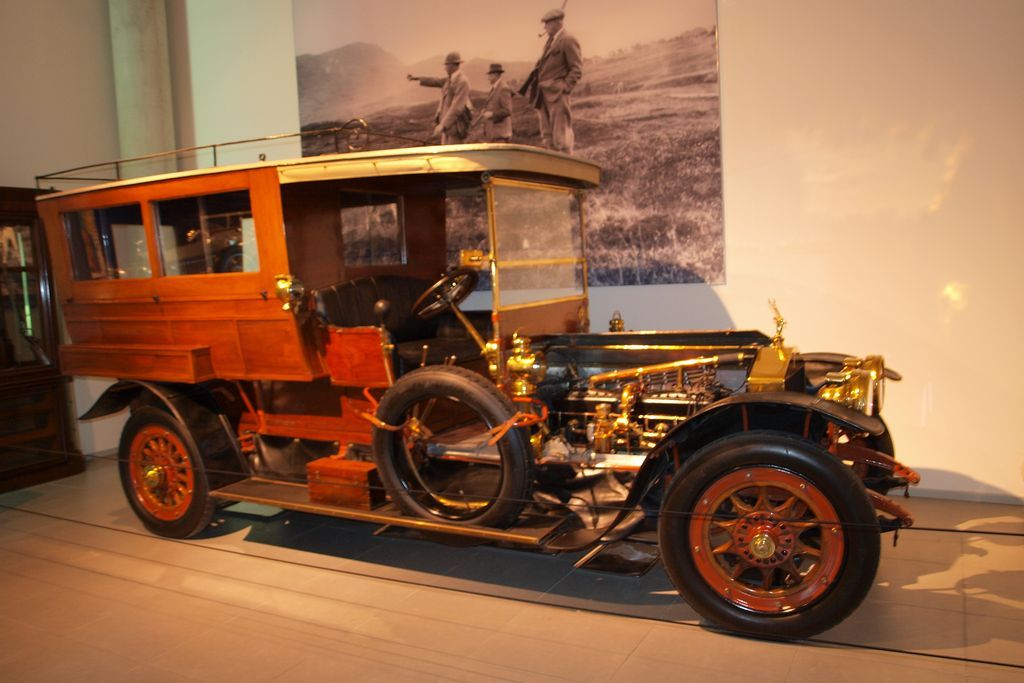 BUGATTI